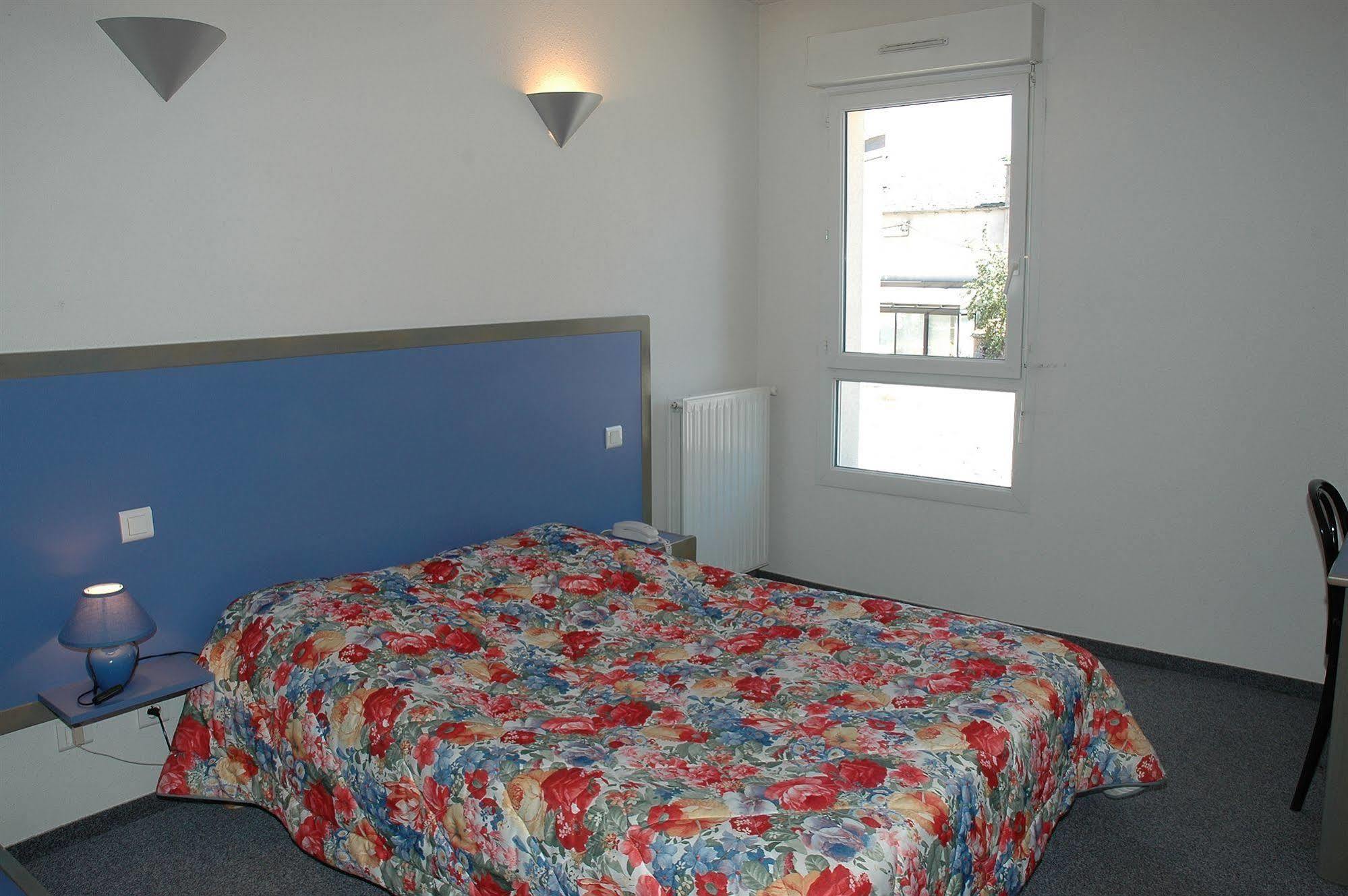 Hotel De La Poste La Cavalerie Kültér fotó